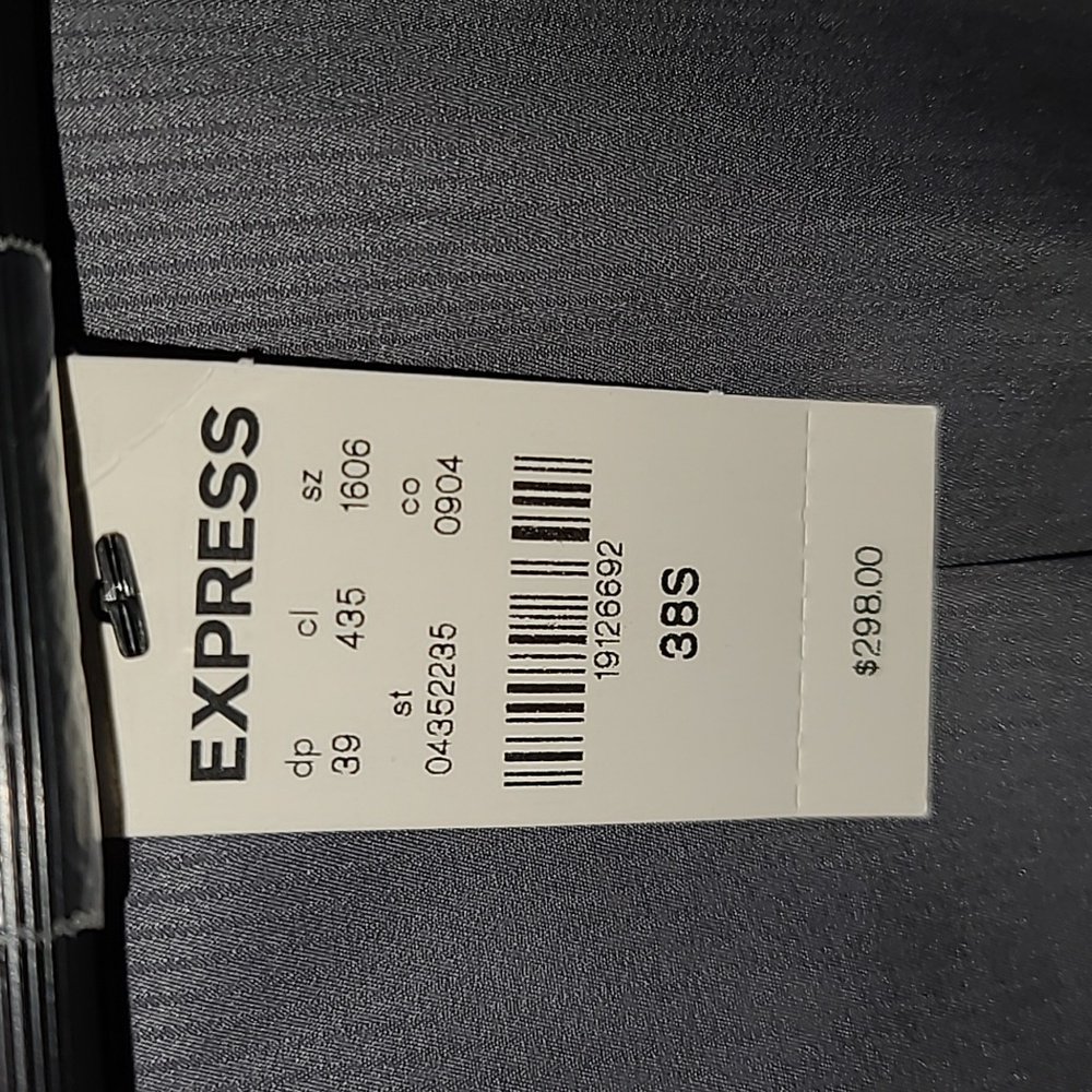 Express Suit - Picture 2 of 6